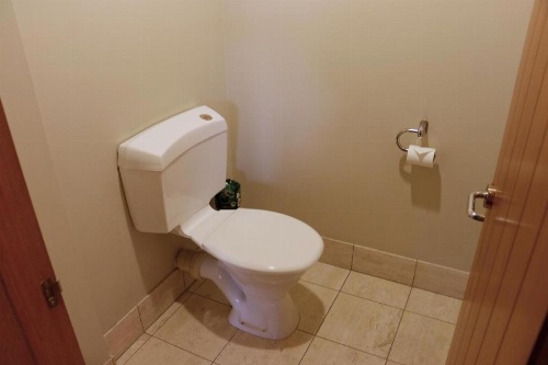 Lakefront Apartments,18 LAKE ESPLANADE ROAD image 13