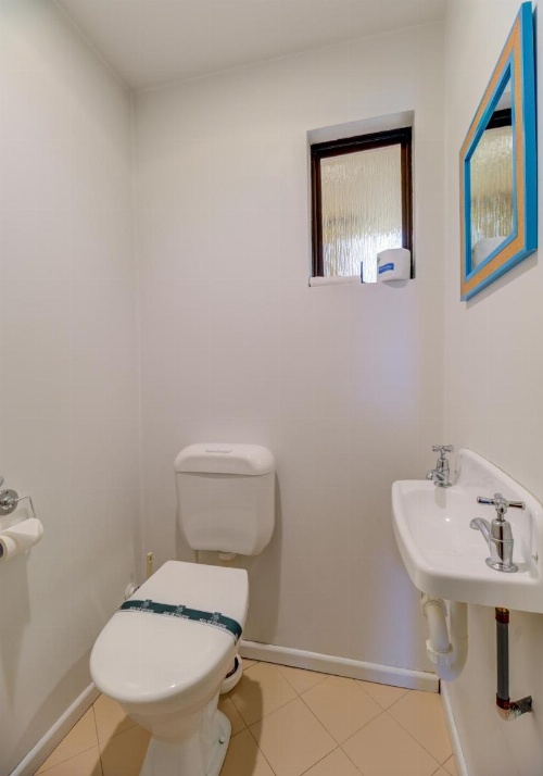 Lakefront Apartments,18 LAKE ESPLANADE ROAD image 32