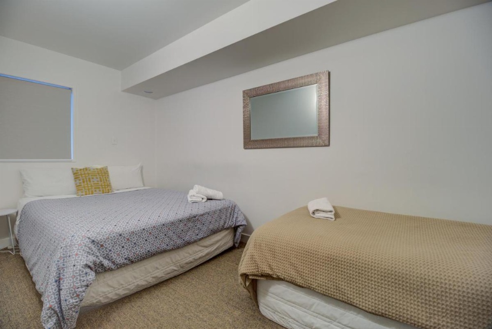 Lakefront Apartments,18 LAKE ESPLANADE ROAD Image 44
