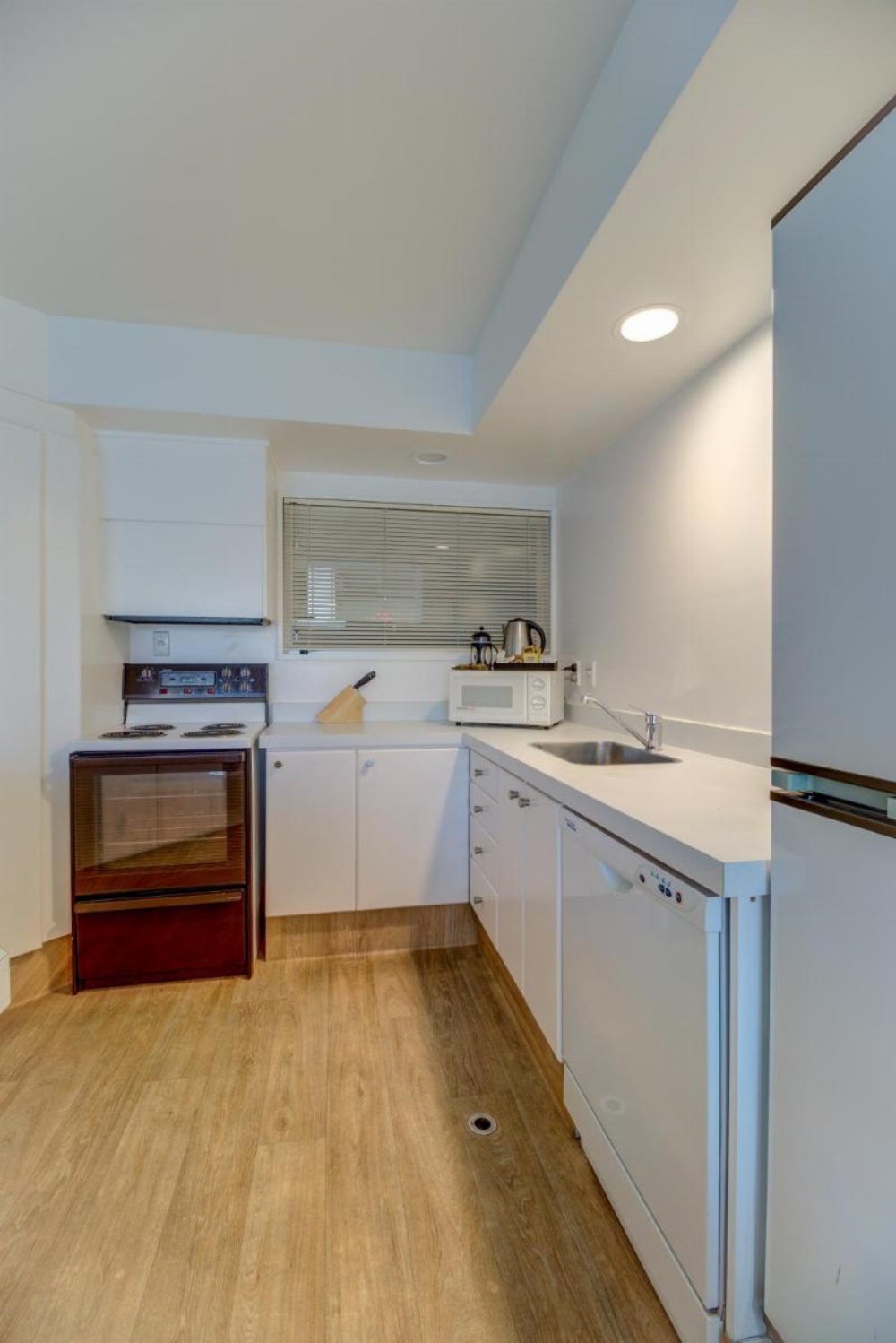 Lakefront Apartments,18 LAKE ESPLANADE ROAD Image 45