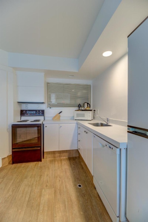 Lakefront Apartments,18 LAKE ESPLANADE ROAD image 45